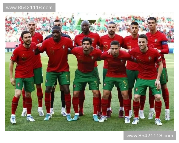 全球足球联赛人气排名：顶级赛事吸引力与球迷热情对比分析